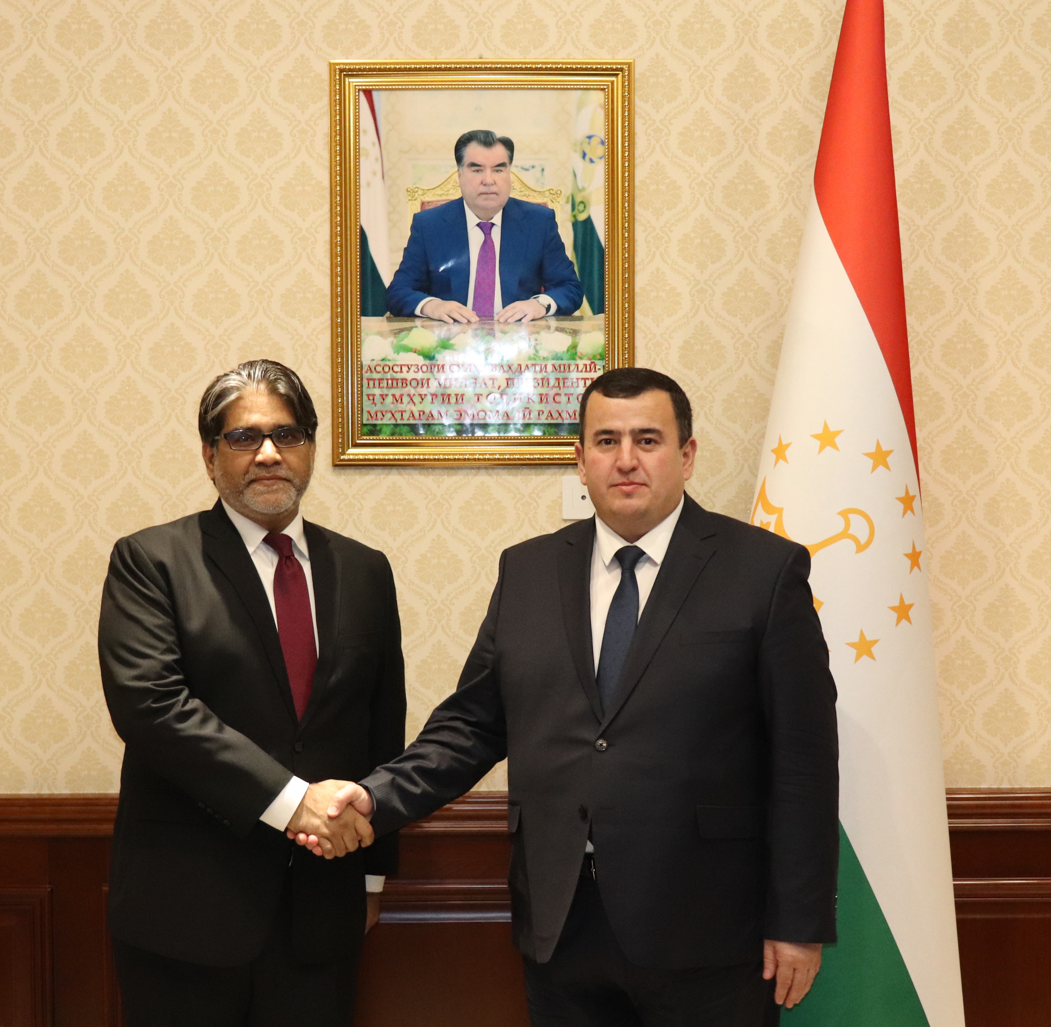 Вохӯрии Вазири рушди иқтисод ва савдои Ҷумҳурии Тоҷикистон бо Сафири Фавқулодда ва Мухтори Ҷумҳурии Исломии Покистон баргузор гардид