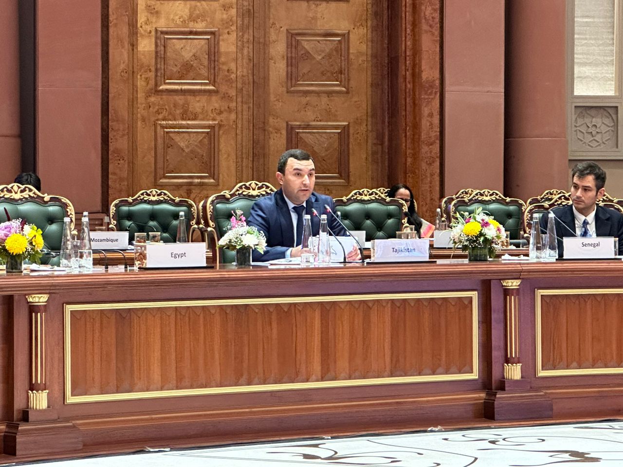 Иштироки роҳбарияти Агентии инноватсия ва технологияҳои рақамӣ дар Ҳамоиши байналмилалии AI Impact Summit