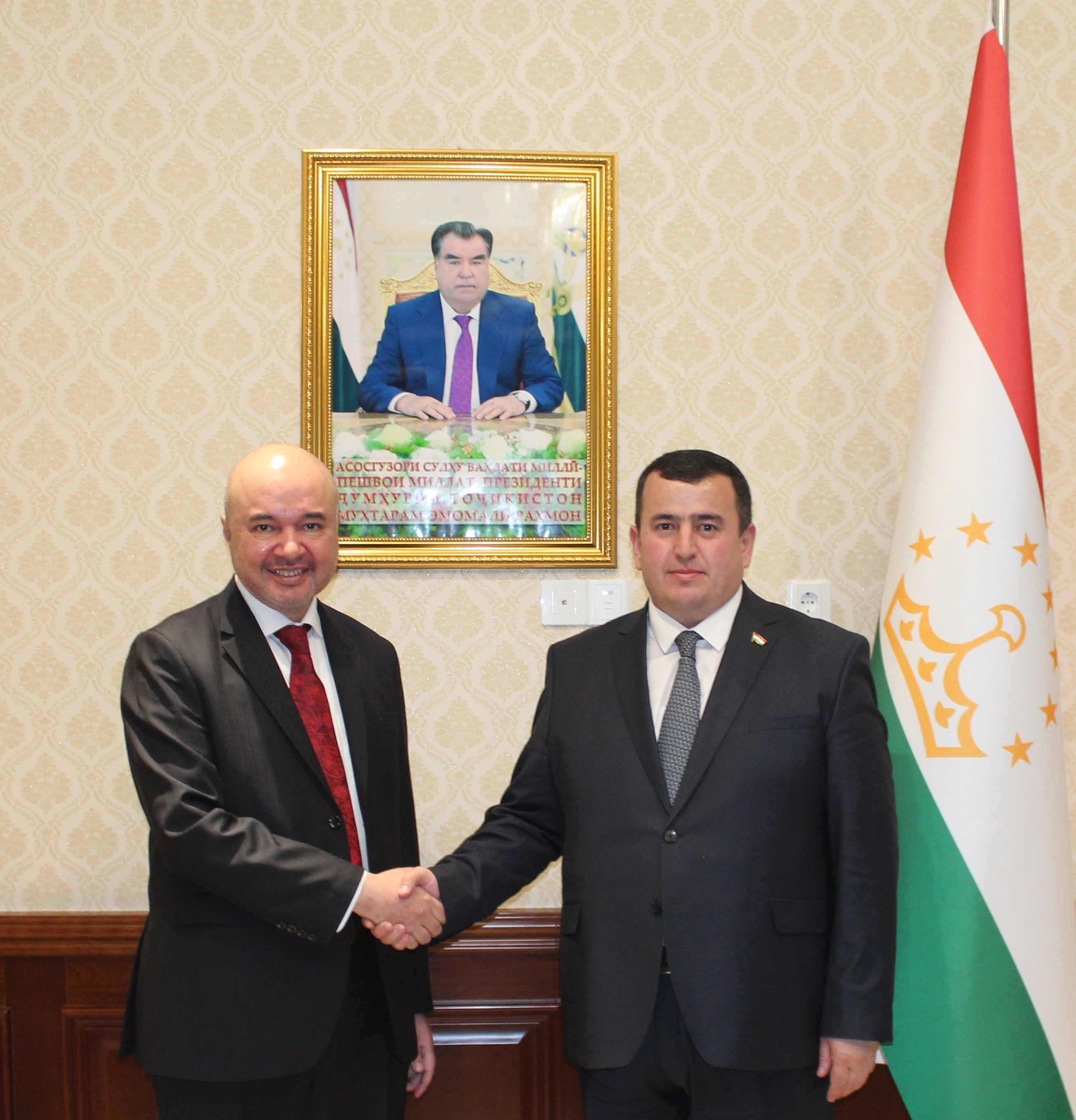 Вохӯрии Вазири рушди иқтисод ва савдои Ҷумҳурии Тоҷикистон бо ҳайати Бонки Исломии Рушд