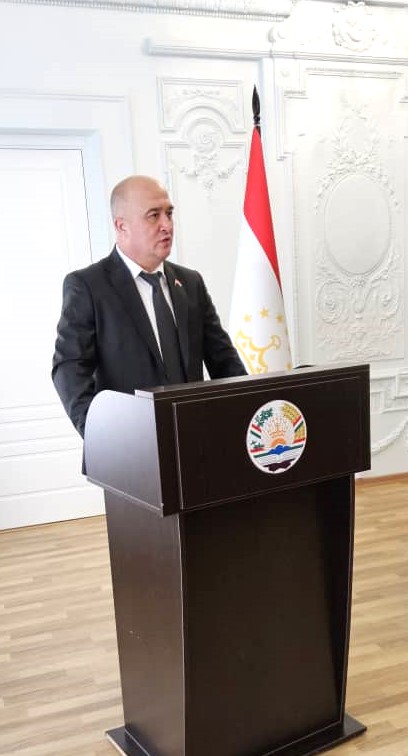 Файзалӣ Идизода бо намояндагони диаспора ва донишҷӯёни тоҷик мулоқот намуд